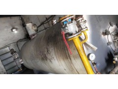 出售80万大卡燃气导热油锅炉安装少用机器。图3