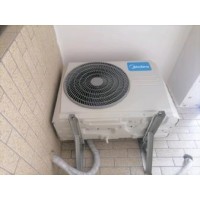 99成新美的挂壁空调转让