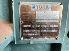 四台冷水机组，在位出售图3