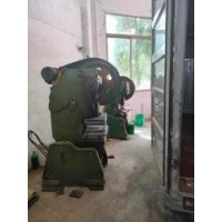 处理闲置铣床1台 磨床1台 冲床3台