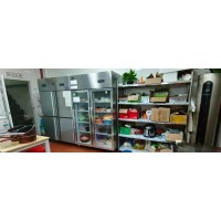 出售冷冻柜 保温台 保温桶 操作台 蒸饭车等整套厨房设备