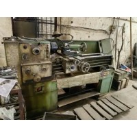 车床3台 铣床2台 下料机 钻孔机 攻丝机5台 滚齿机