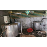 出售12头旋转易拉罐灌装机 流水线压盖机 高温发酵罐3个 1吨过滤器