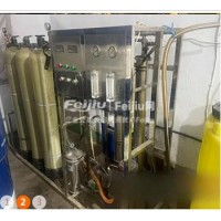 处理整套玻璃水生产线 反渗透过滤净水器 两个搅拌桶 封口机 全自动塑封机