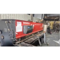 出售 6*3200剪板机