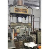 出售160吨气动冲床 315吨四柱液压机等设备